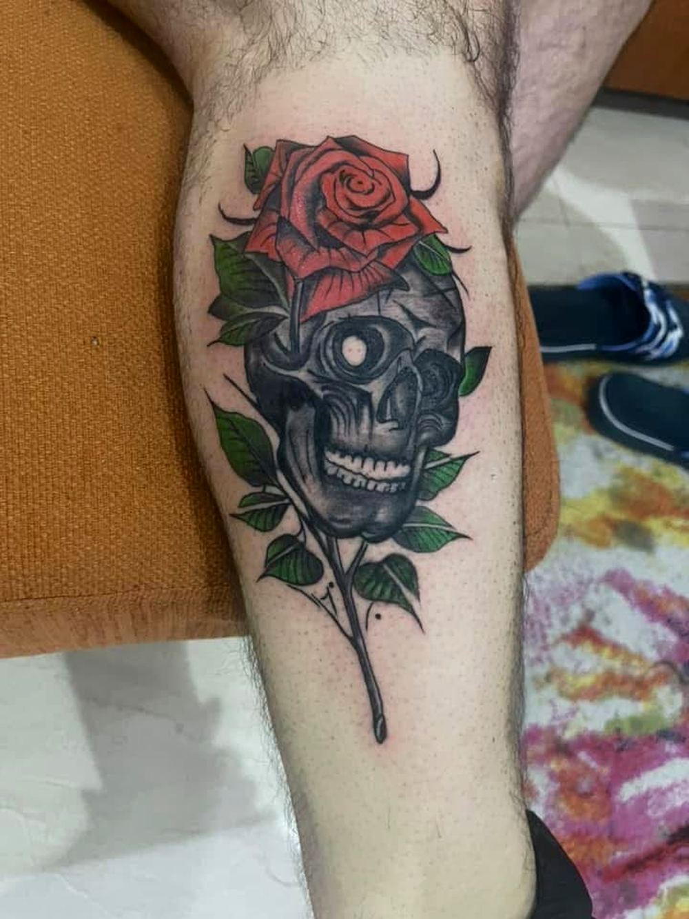 Skull and rose, traditional colour